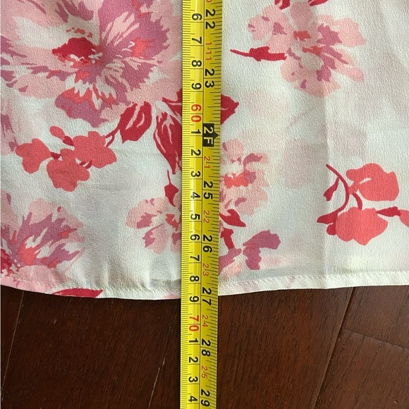 JOIE Aruna 100% Silk Top Sleeveless Split Neck Pink Floral Pleats Women's Size M - Picture 10 of 13